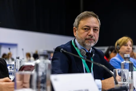 Dan Motreanu discutând despre responsabilitatea guvernării în contextul moțiunii de cenzură.