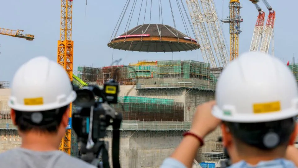 Construcție a mini-reactoarelor nucleare la Doicești.