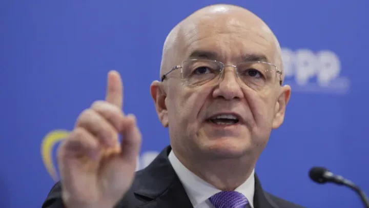 Emil Boc discută despre separarea PNL de PSD și viitorul politic.