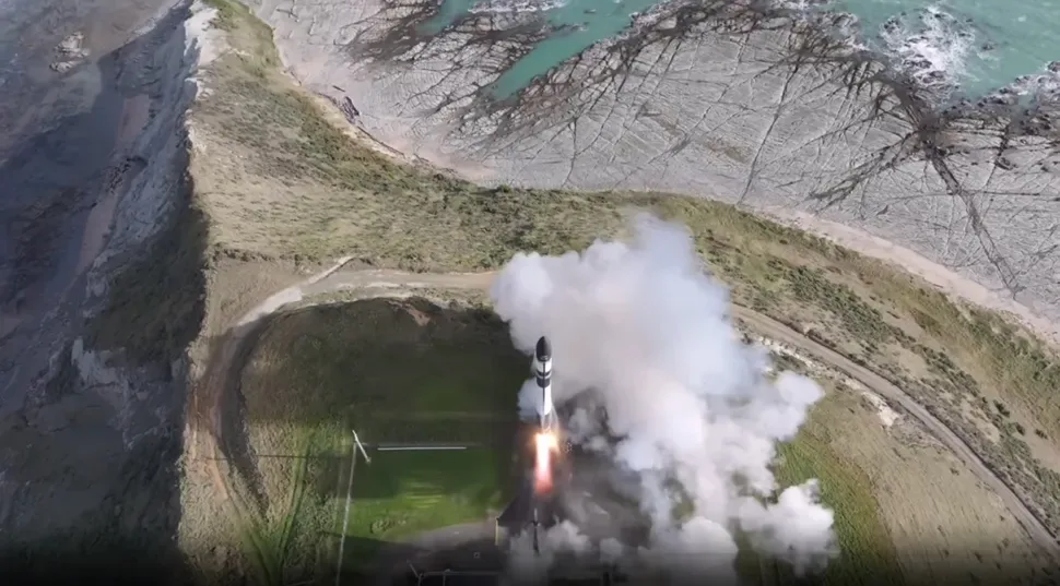 Lansare a rachetei Electron de către Rocket Lab în misiunea JAXA.