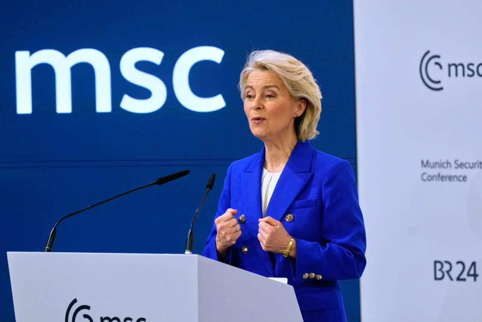 Ursula von der Leyen discutând despre cooperarea UE-NATO la o conferință de securitate.