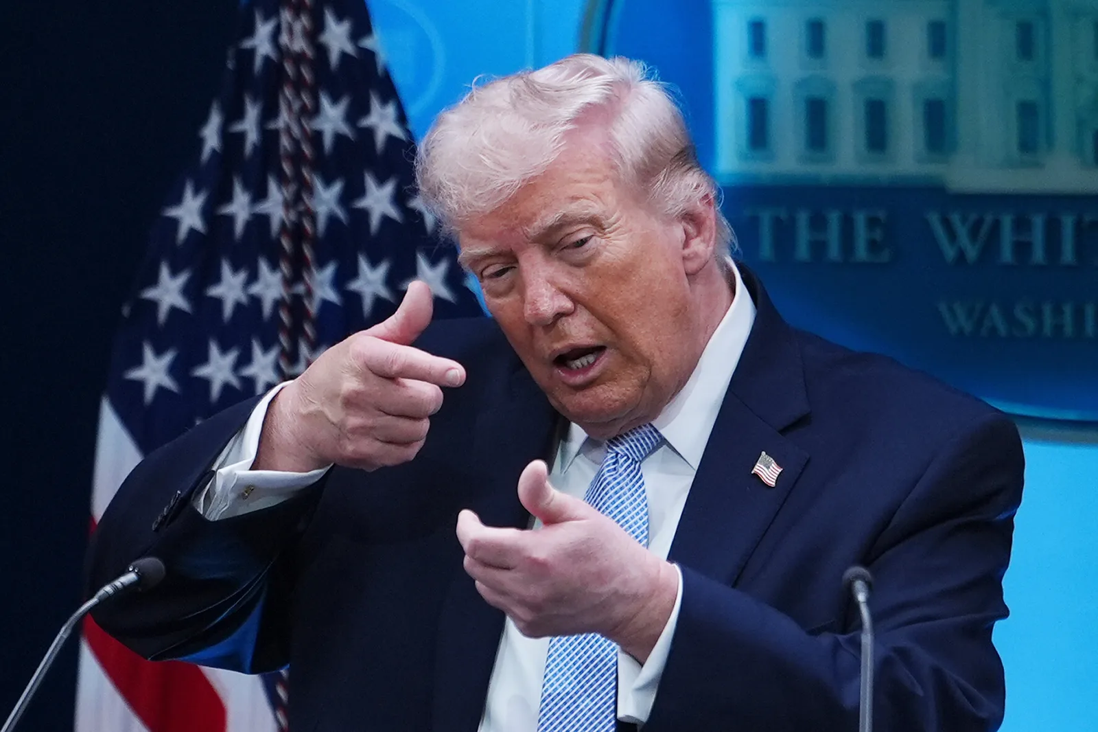 Donald Trump discutând despre negocierile pentru armistițiu și redeschiderea Strâmtorii Ormuz.