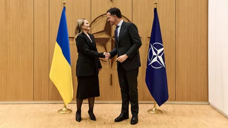 Întâlnire între oficiali ucraineni și NATO pentru discuții de securitate.