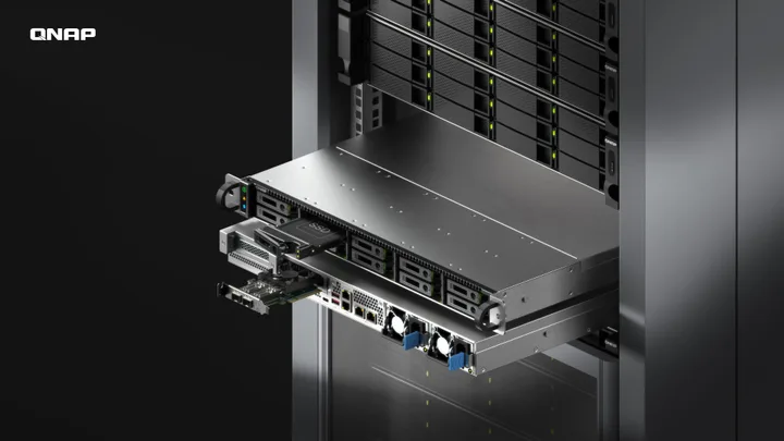 Dispozitiv NAS compact QNAP, optimizat pentru stocare rapidă și fiabilă în companii.