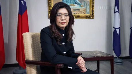 Cheng Li-wun, lidera opoziției din Taiwan, discutând despre apărarea națională.