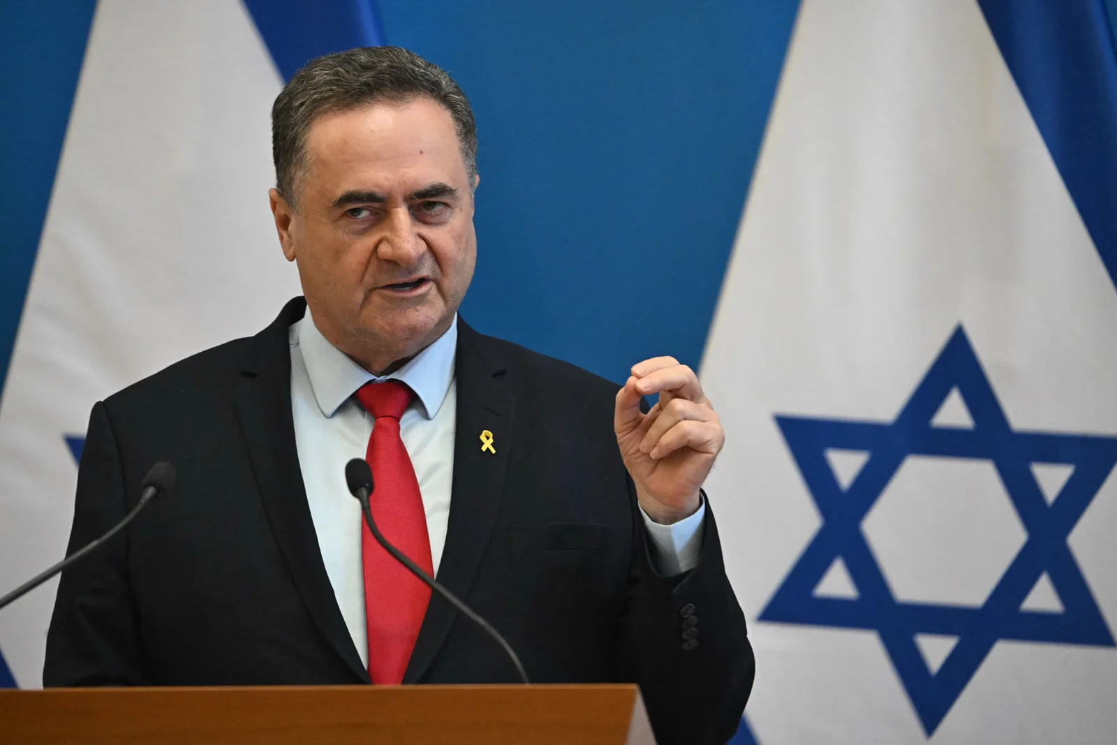 Ministrul apărării israelian discutând despre securitatea națională.