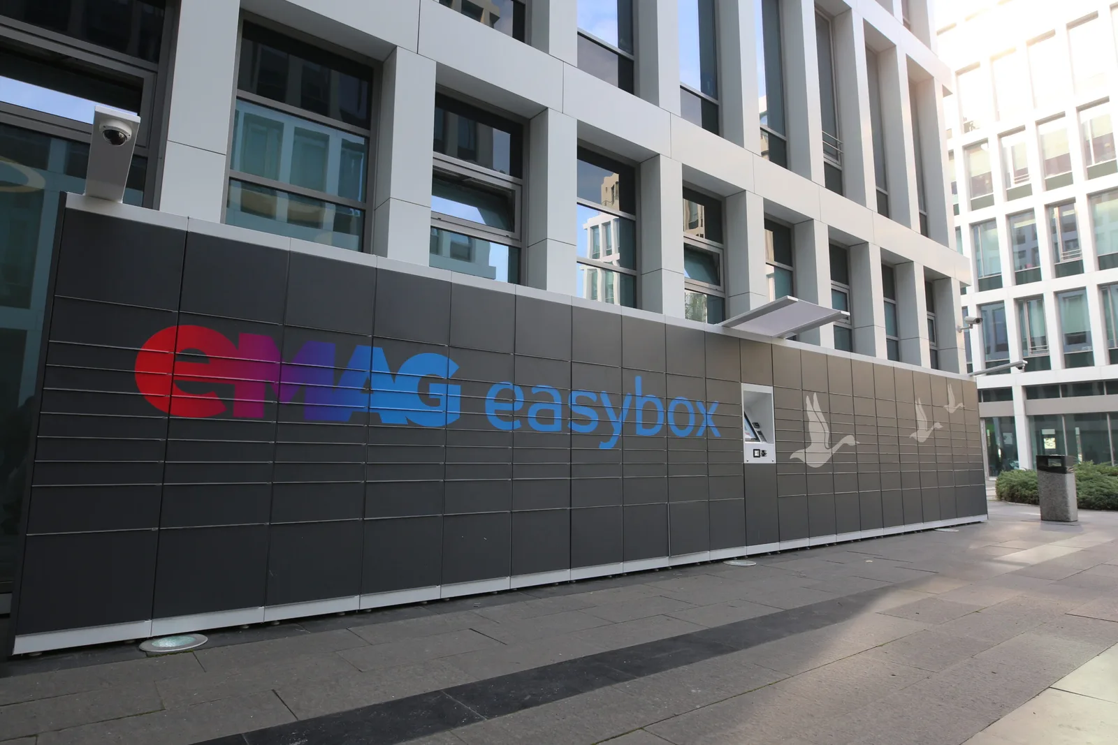 Sediul eMAG, companie afectată de o anchetă în Ungaria.