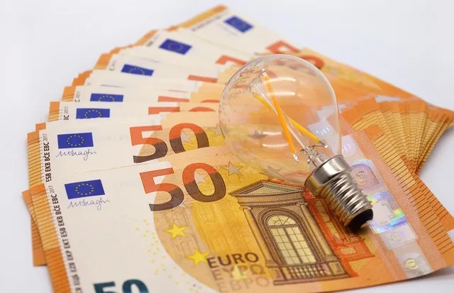 Facturi mari la energie din cauza disfuncțiilor sistemului energetic românesc.