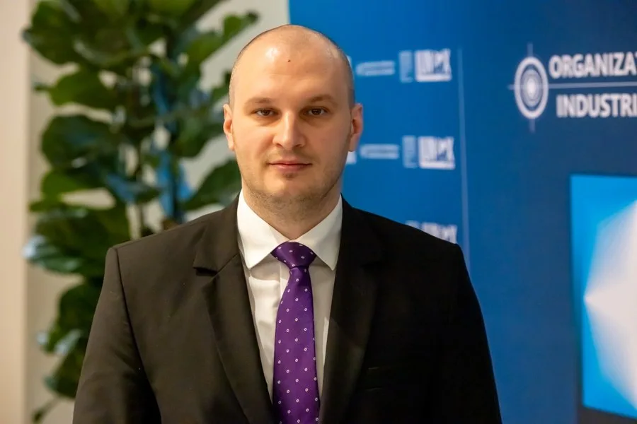 Răzvan Pîrcălăbescu discută despre dezvoltarea industriei de apărare în România.