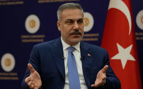 Hakan Fidan discută despre acuzațiile Turciei la adresa Israelului în contextul conflictului regional.