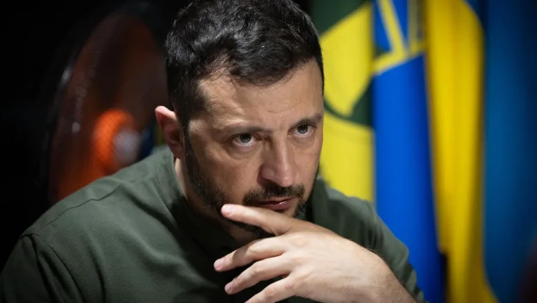 Zelenski discută despre consolidarea apărării Ucrainei la granița cu Belarus.