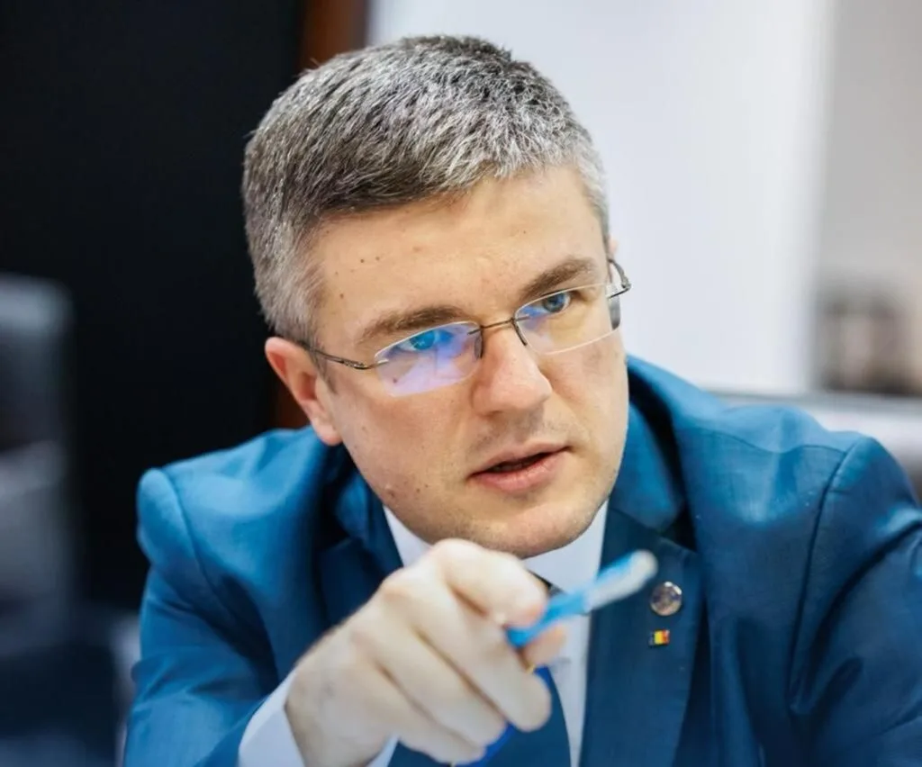 Irineu Darău discutând despre reformele în digitalizarea administrației publice.