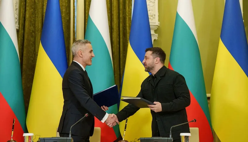 Zelenski și Ghiurov semnează acordul de apărare între Ucraina și Bulgaria.