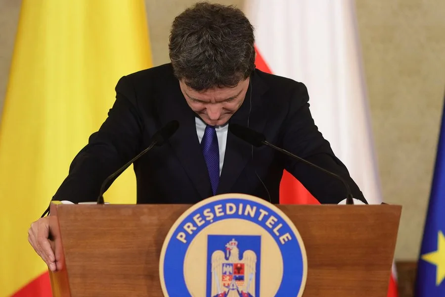 Nicușor Dan discutând despre securitatea națională a României.