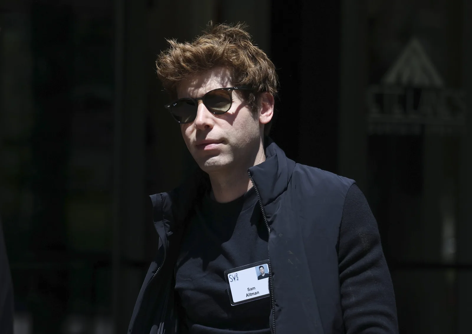 Sam Altman părăsește conducerea Helion pentru a facilita parteneriate strategice în energie.