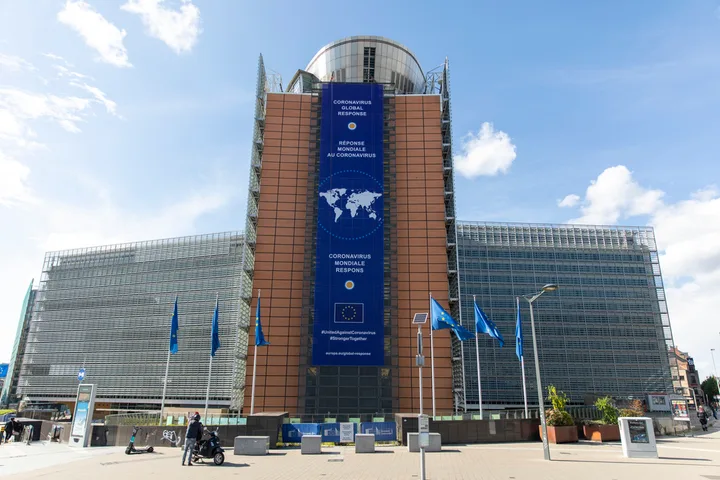 Clădirea Comisiei Europene, simbol al digitalizării instituționale.