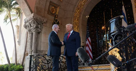 Benjamin Netanyahu și Donald Trump discutând despre situația din Iran și Strâmtoarea Hormuz.