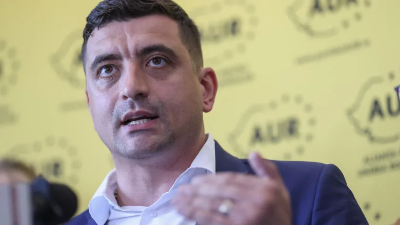 George Simion discutând despre conflicte politice și acuzații la adresa lui Nicușor Dan.