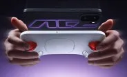 Controler dedicat pentru gaming, utilizat cu telefonul OnePlus Ace 6 Ultra.