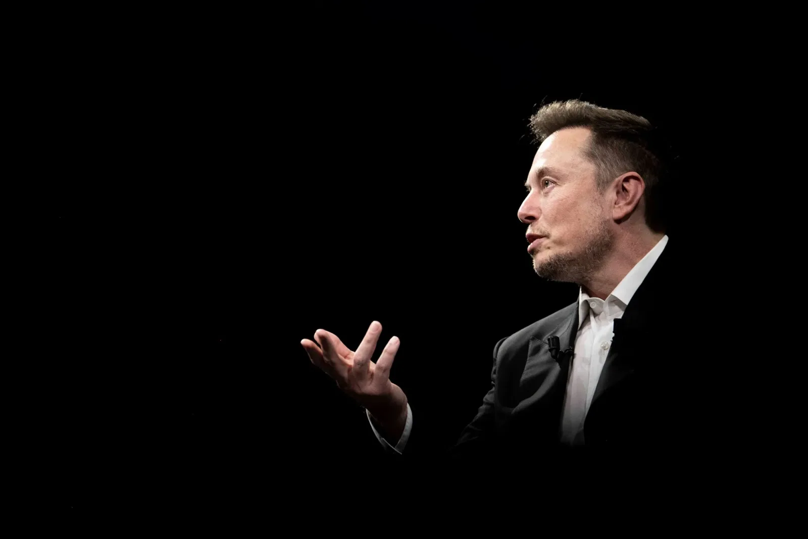 Elon Musk discută despre riscurile parteneriatului Apple-Google.