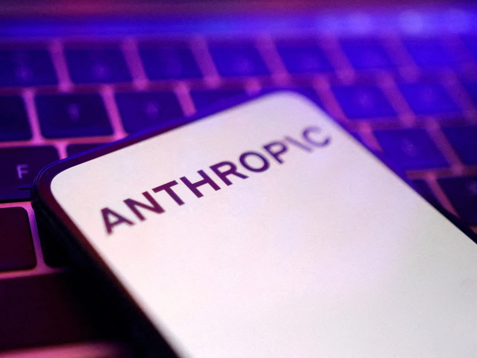 Disputa dintre Pentagon și Anthropic privind utilizarea AI în domeniul militar.