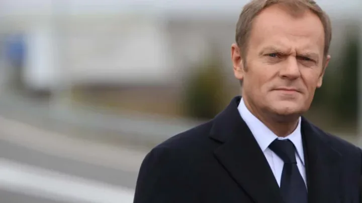 Donald Tusk discutând despre schimbările politice din Europa Centrală.