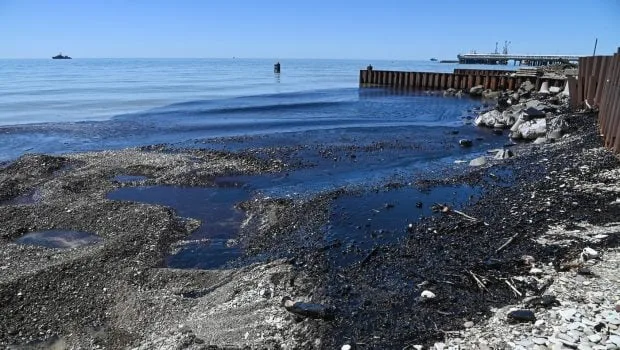 Petrolier avariat în Marea Neagră, semn al intensificării conflictului maritim.