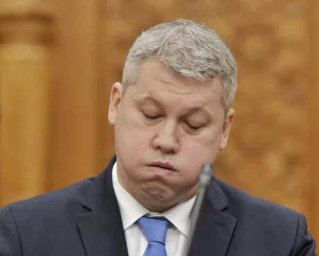 Cătălin Predoiu discutând despre educația digitală și accesul minorilor la rețele sociale.