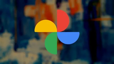 Logo Google Photos pe un fundal artistic, simbolizând schimbările recente.