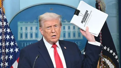 Donald Trump anunță declasificarea documentelor despre OZN-uri și acuză pe Obama.