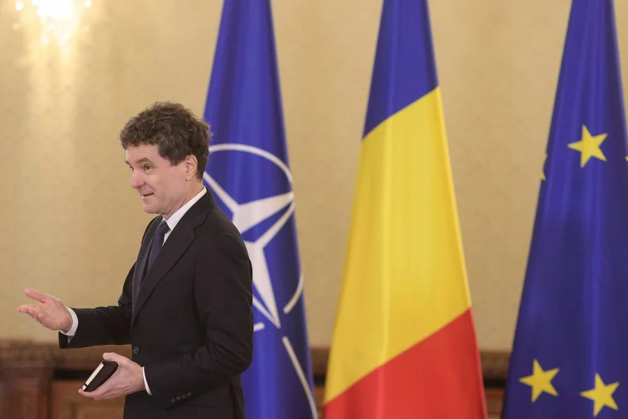 Nicușor Dan discutând despre demisiile miniștrilor PSD la Cotroceni.