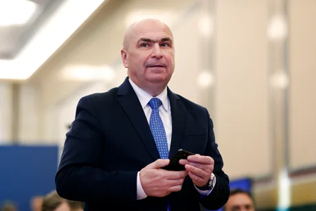 Reprezentant al BNS la o întâlnire despre criza carburanților.