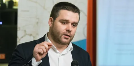 Ciprian Ciucu discută despre formarea unui nou guvern în România.