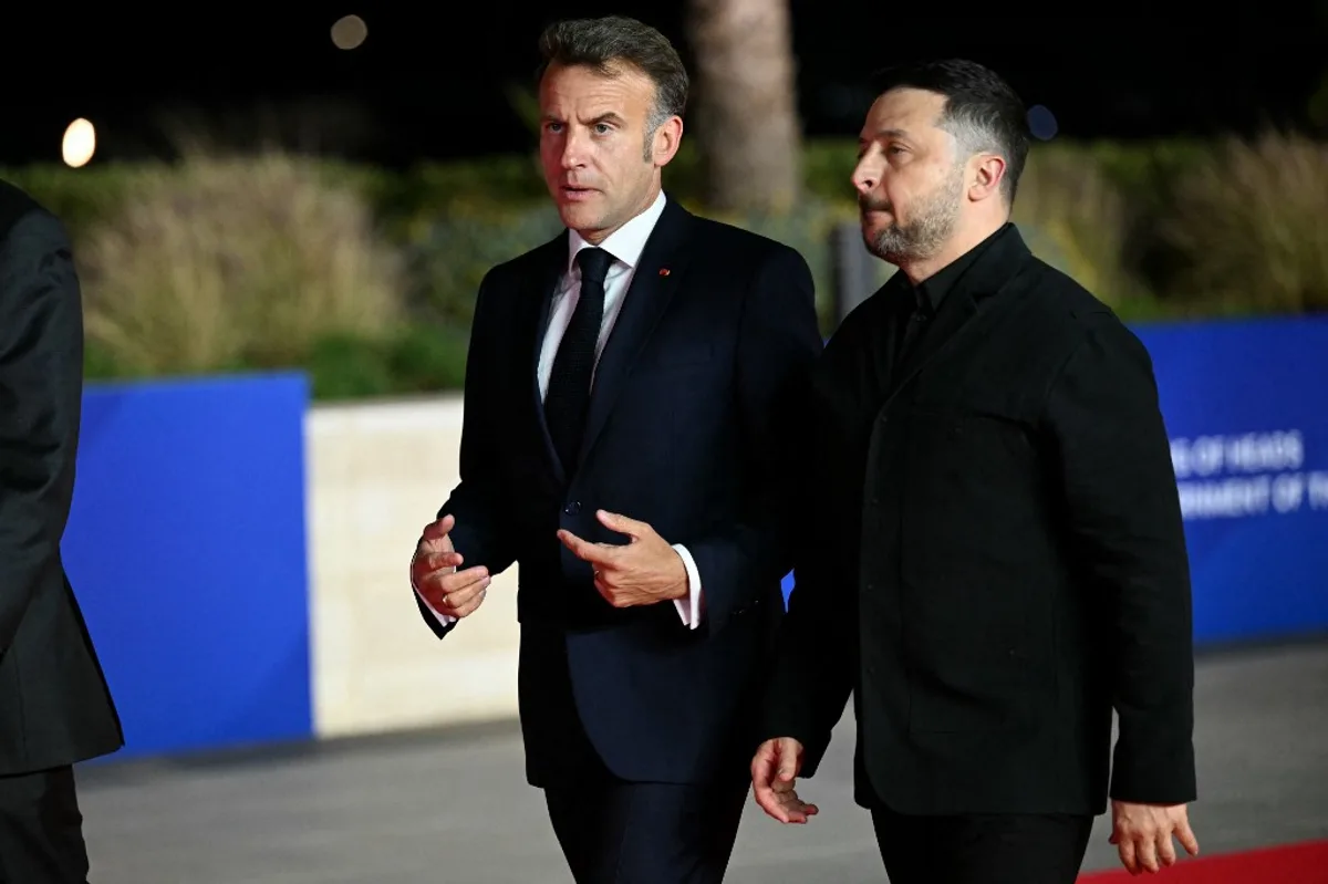 Zelenski și Macron discutând despre apărarea anti-rachetă balistică în contextul atacurilor rusești.