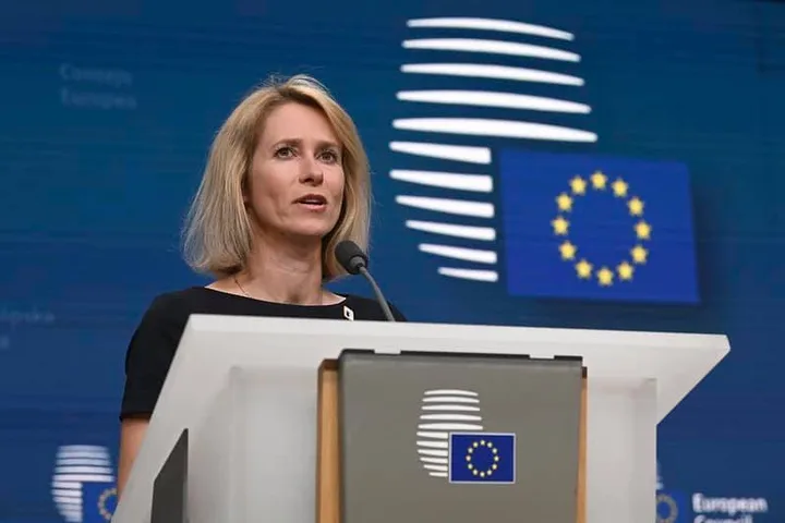 Kaja Kallas discutând despre tensiunile diplomatice la reuniunea G7.