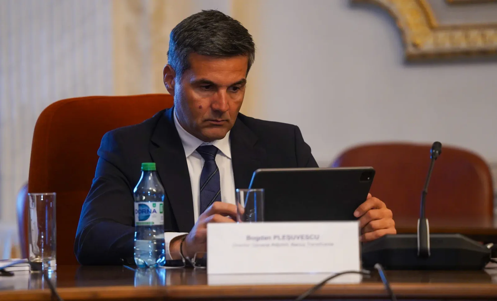 Bogdan Pleșuvescu discutând despre provocările economice ale firmelor românești.