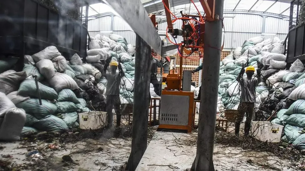 Procesarea deșeurilor pentru obținerea combustibilului alternativ în industrie.