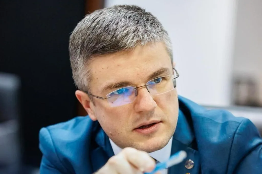 Ministrul Irineu Darău discutând despre cheltuieli neeligibile din PNRR.
