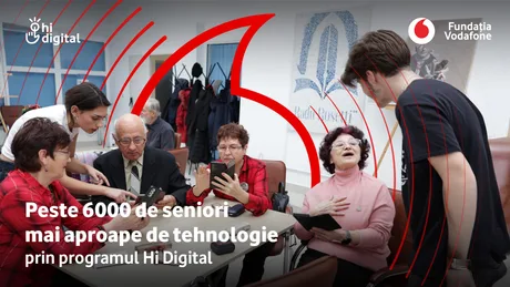 Seniori învățând să folosească tehnologia pentru a comunica mai bine.