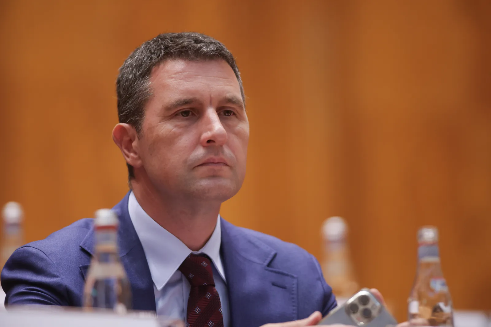 Tanczos Barna discută despre criza politică și alegerile anticipate.