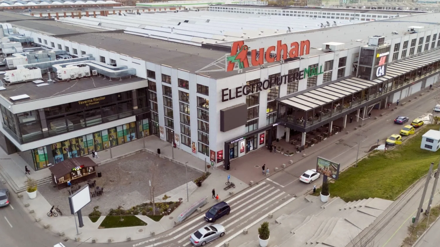 ElectroPutere Mall din Craiova, un centru comercial extins recent.