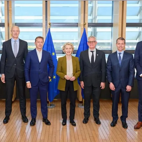 Liderii industriei tech europene discutând despre reglementările UE la Bruxelles.
