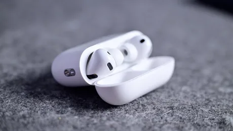 Prototipuri de AirPods Pro cu camere integrate pentru răspunsuri inteligente Siri.