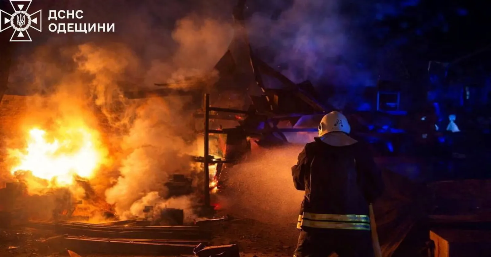 Foc și distrugeri cauzate de atacurile cu drone în Ucraina.