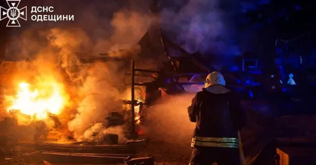 Foc și distrugeri cauzate de atacurile cu drone în Ucraina.