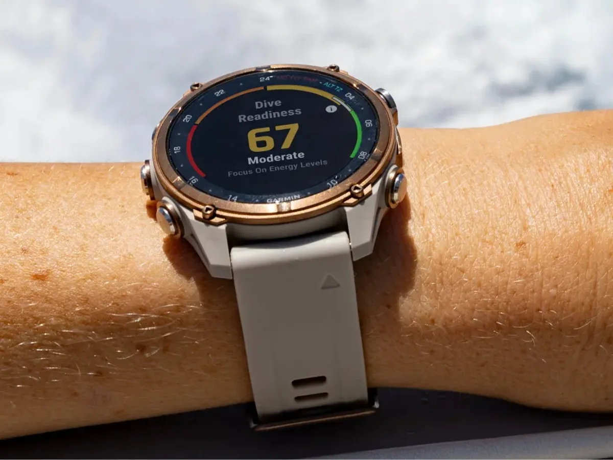 Ceas de scufundare Garmin cu date despre pregătirea pentru scufundare.