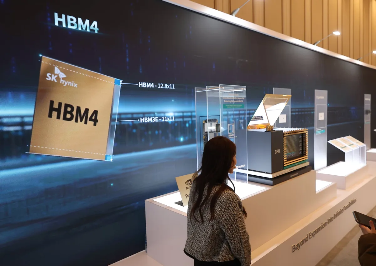 Prezentare HBM4 de la SK Hynix la GTC 2026, evidențiind inovațiile în memorie.
