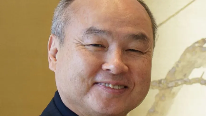 Masayoshi Son, CEO SoftBank, discutând despre investiții în infrastructura AI.