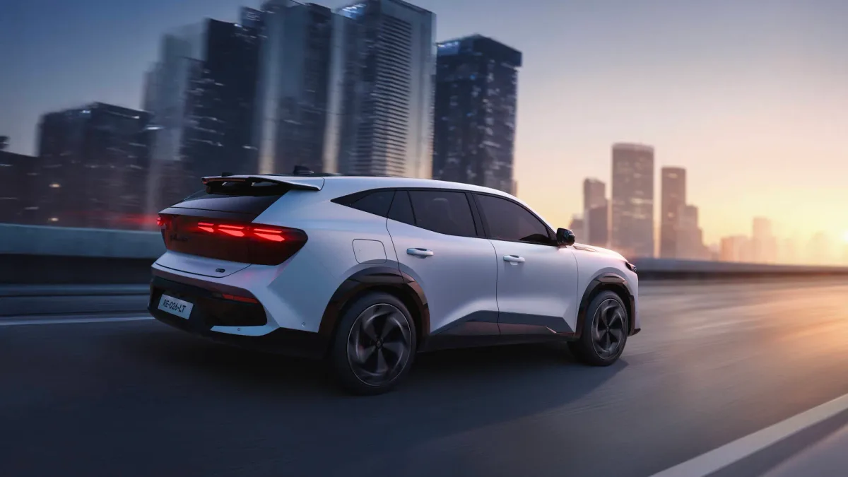 Profilul din spate al crossover-ului Renault Filante