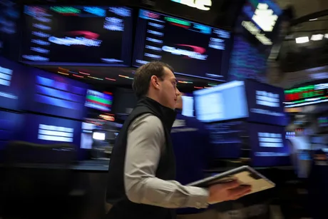 S&P 500 rămâne stabil înaintea datelor privind locurile de muncă; sectorul tech încetinește, energia urcă